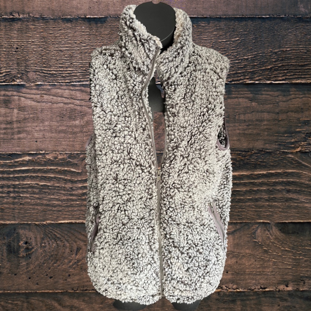 Just in time!!!! Brand new fluffy vest cozy cute and warm!!!!